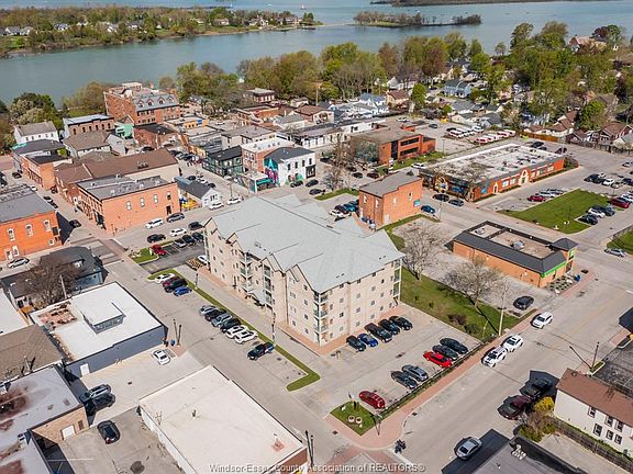 3rd image of 90 Murray St #305