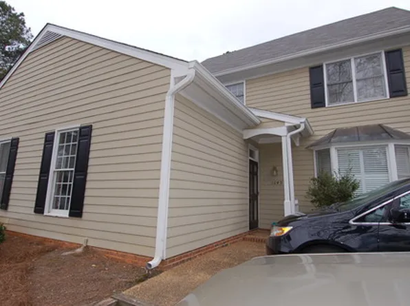 1649 Village Glenn Dr, Raleigh, NC 27612