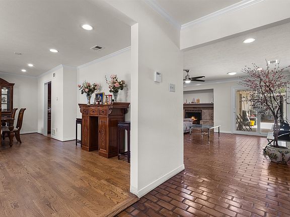 4th image of 908 Vinecrest Ln