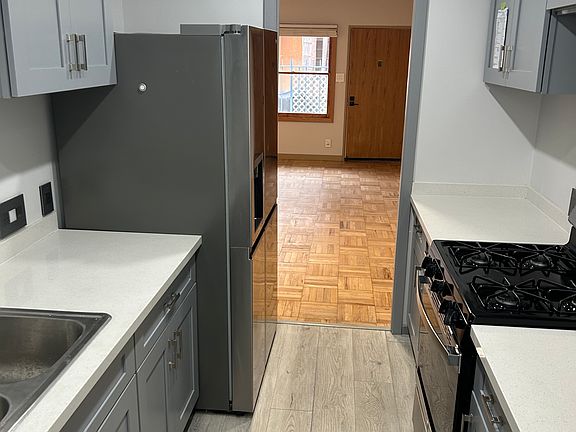 5th image of 1055 E Broadway APT 2