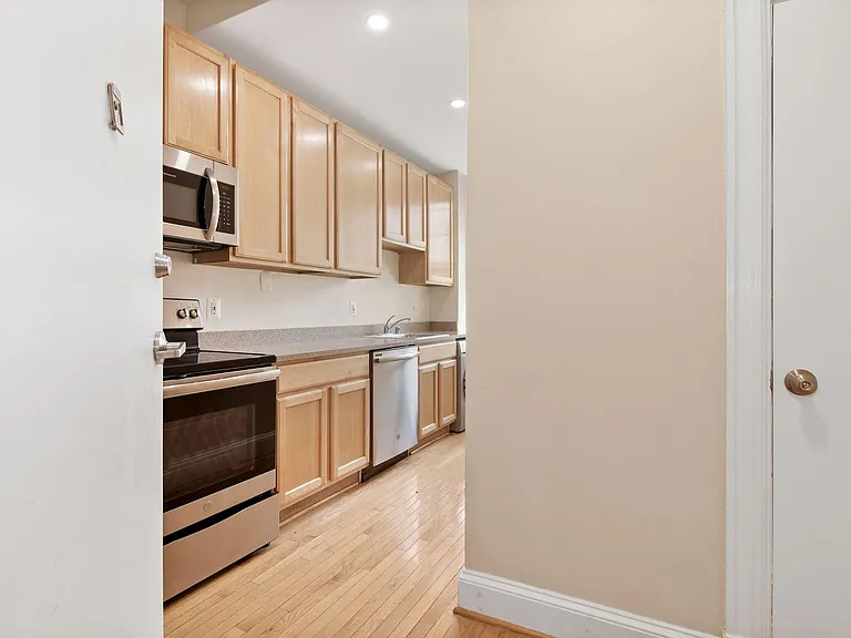 1401 Columbia Rd NW #113 — Photo 5
