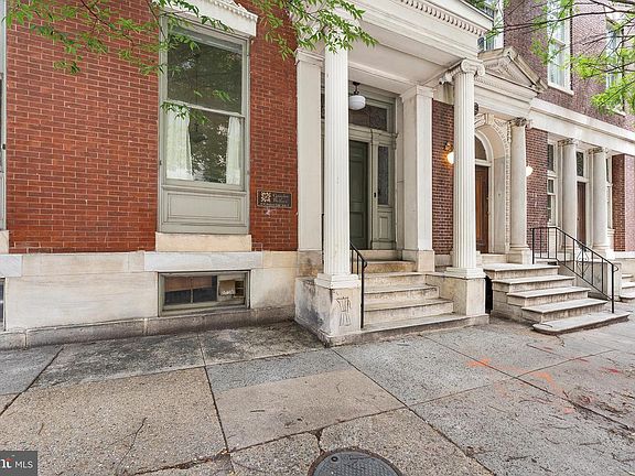 2nd image of 10 W Madison St Unit 31