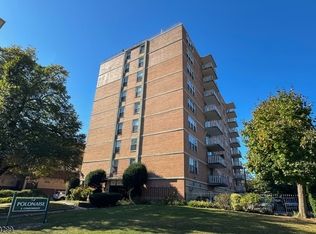 704 N Broad St #3F, Elizabeth, NJ 07208