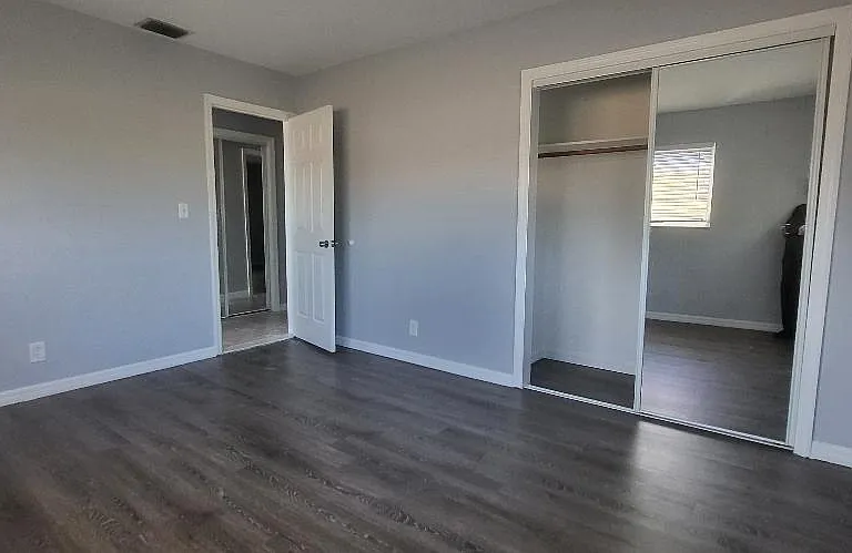 5240 NE 14th Way — Photo 9