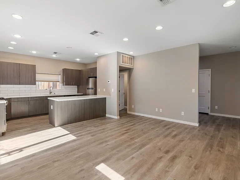 809 Forest St — Photo 10