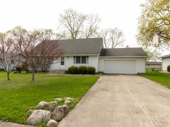 263 Bel Aire Dr, Lowell, IN 46356