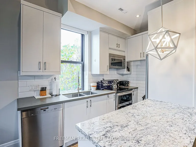 50 Russell St #2 — Photo 11