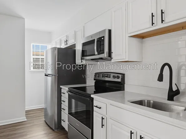 304 S Center St #26, Ashland, VA 23005