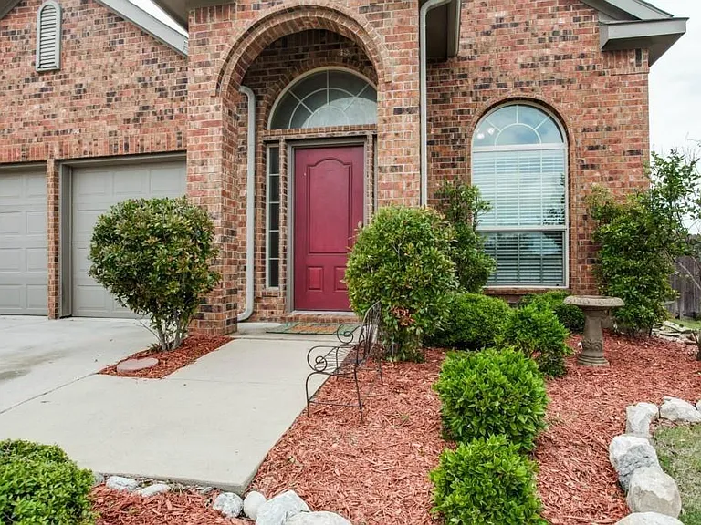 4200 Mesa Dr — Photo 2