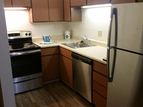 5th image of 2333 N Oakland Ave APT 301