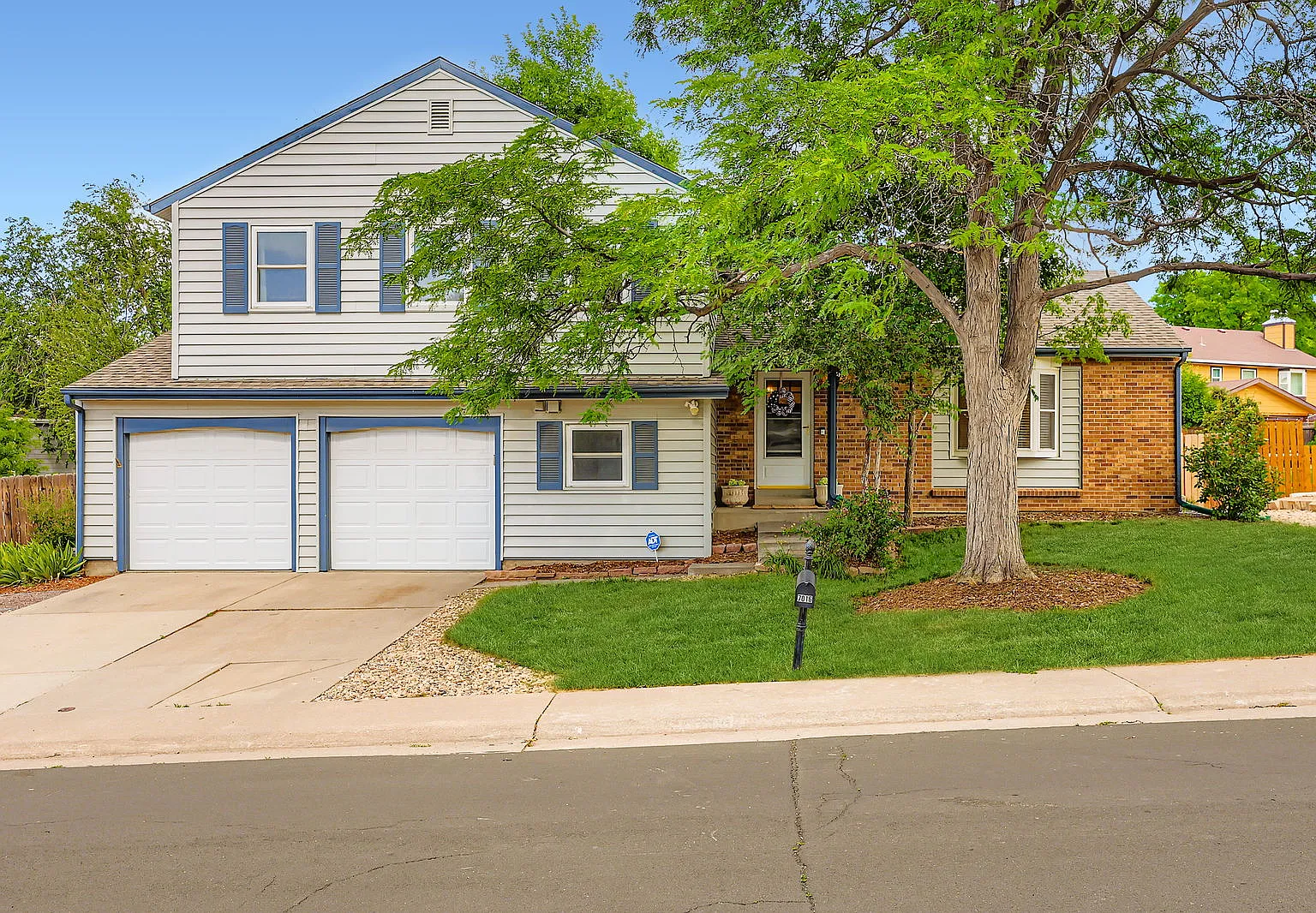 7016 S Dahlia St — Photo 1