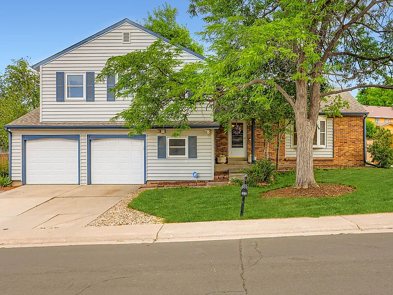 7016 S Dahlia St — Photo 1