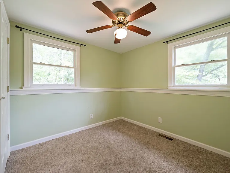 129 Beasley Ave — Photo 6