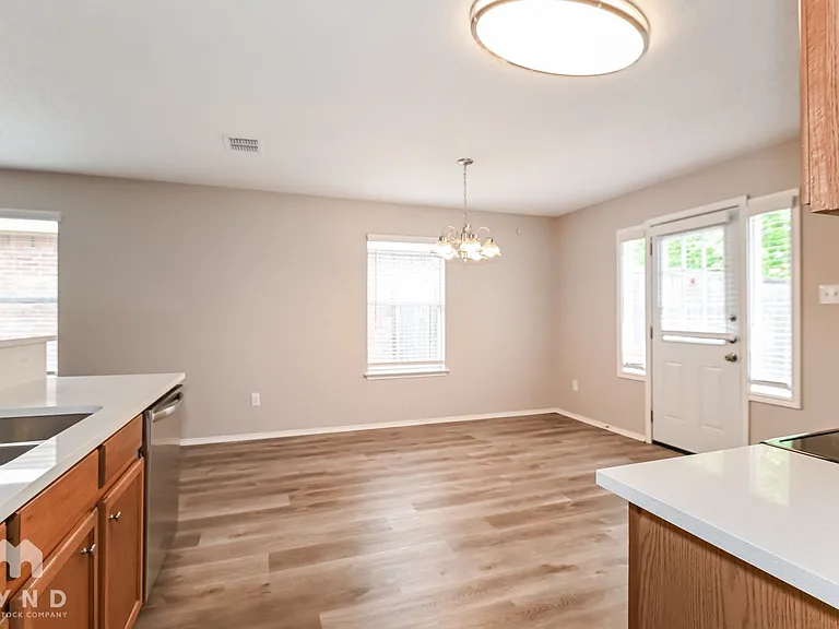 1120 Singletree Dr — Photo 9