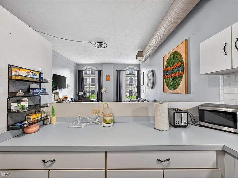 408 W Saint Clair Ave #319 — Photo 11