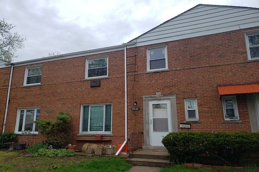 1st image of 2322 W Jarvis Ave
