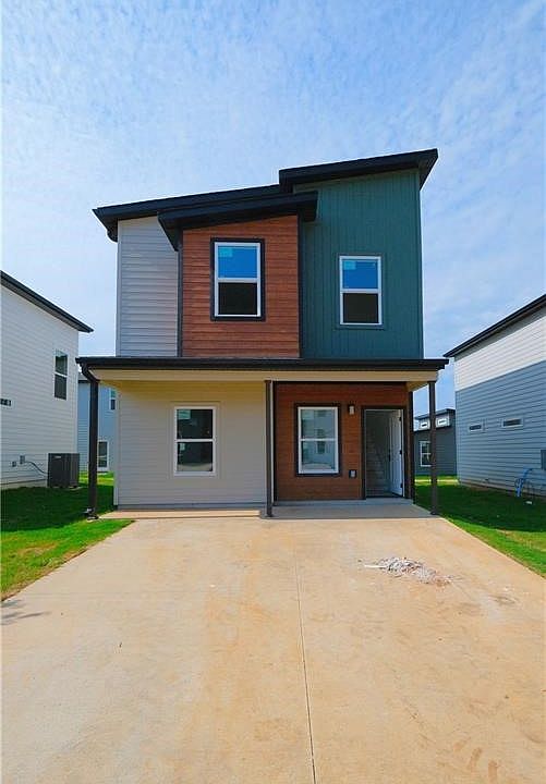 1st image of 931 Boardwalk Ave