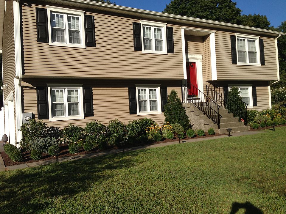 1st image of 4 Old Village Ln