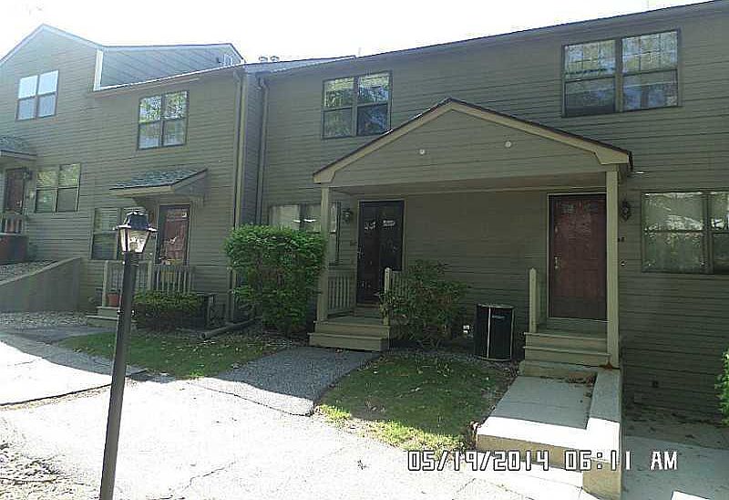 1st image of 207 Pinewood Dr #2