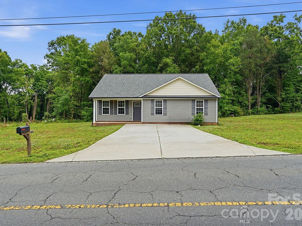 1st image of 3221 Roberta Rd