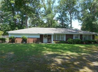 411 6th St SE, Springhill, LA 71075