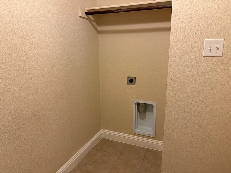 2610 Jackson Dr — Photo 11