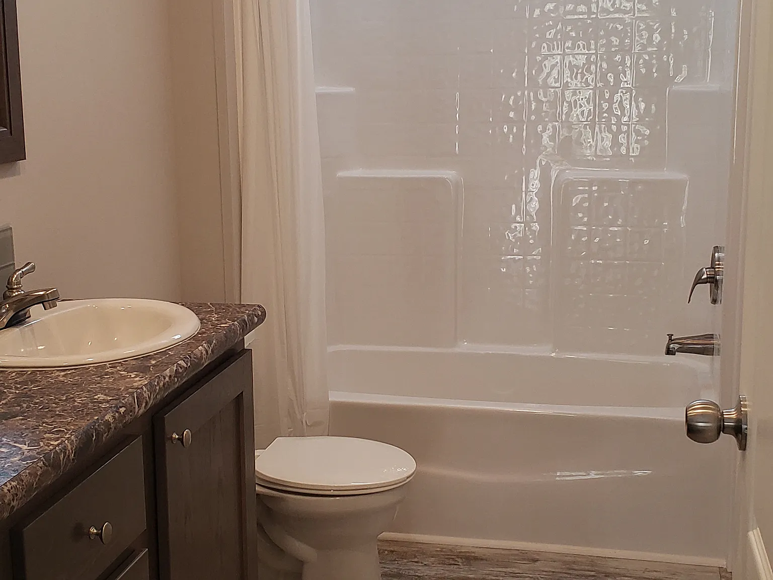 3 bed, $700 — Photo 2