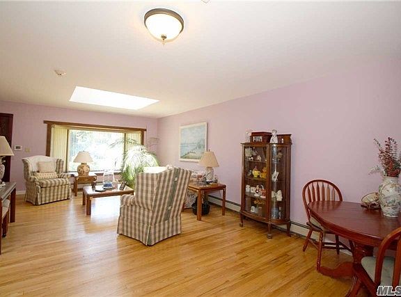 5th image of 10 Talmadge Dr