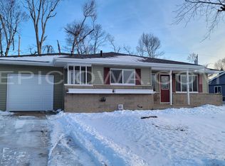 719 Danbury St NE, Cedar Rapids, IA 52402