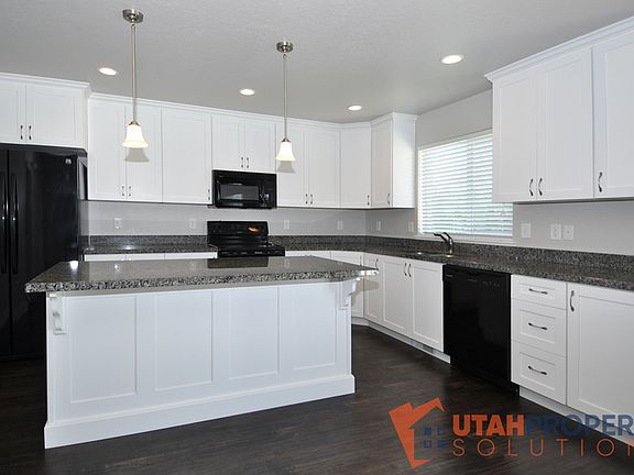 4th image of 847 N Valdean Ln