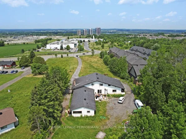 1016 Old Montreal Rd, Ottawa, ON K4A 3N2