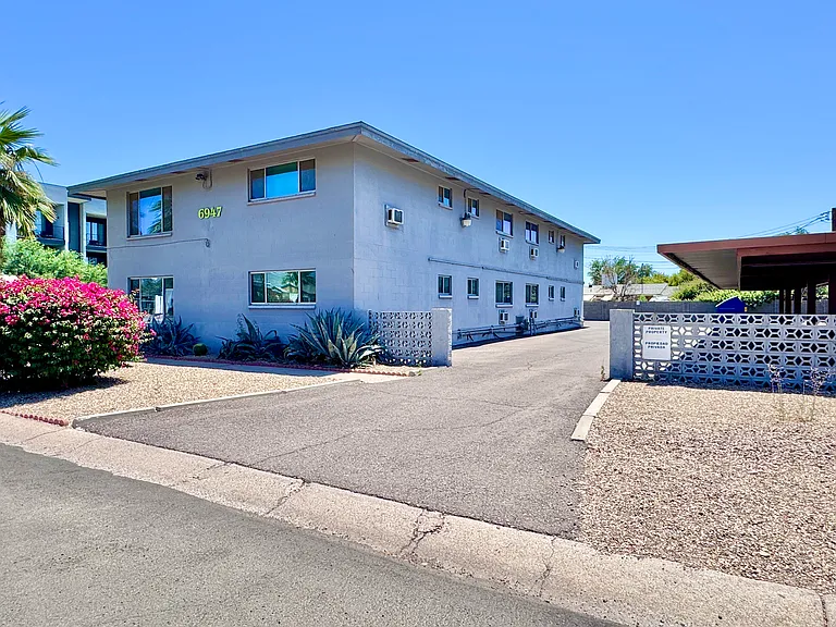 6947 E 6th St #7 — Photo 33
