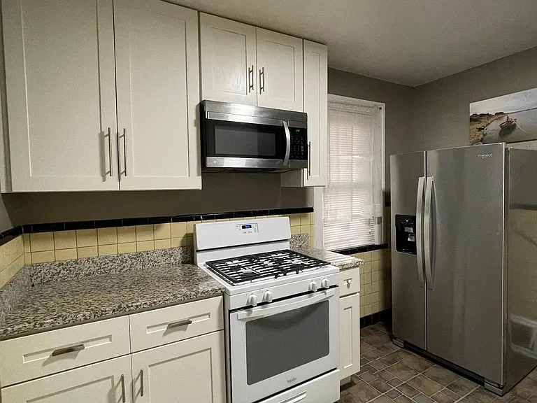 7702 Thomas Ave — Photo 11