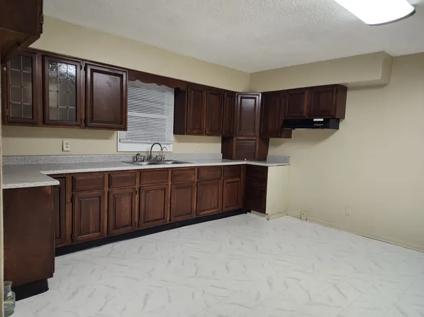 3201 N 600 W, Muncie, IN 47304