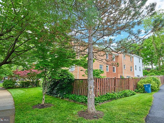 3rd image of 3235 Viscount Ct