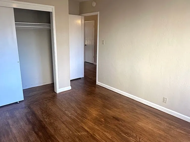 2201 Carroll St — Photo 10
