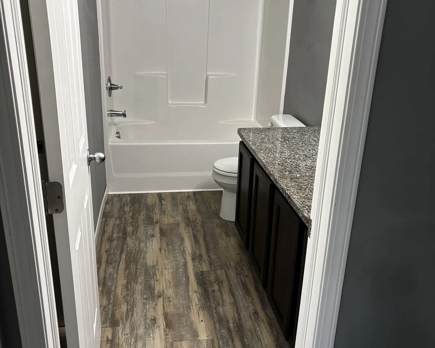 3 bed, 1250 sqft, $1,450 — Photo 2