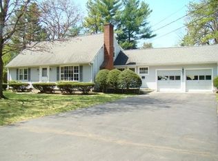 34 Kenmore Dr, Longmeadow, MA 01106