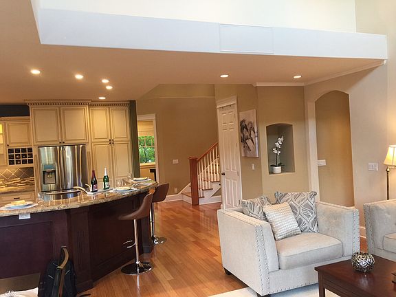 4th image of 2238 Weston Dr