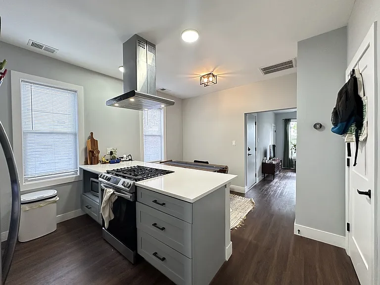 1721 N Mozart St #2 — Photo 5