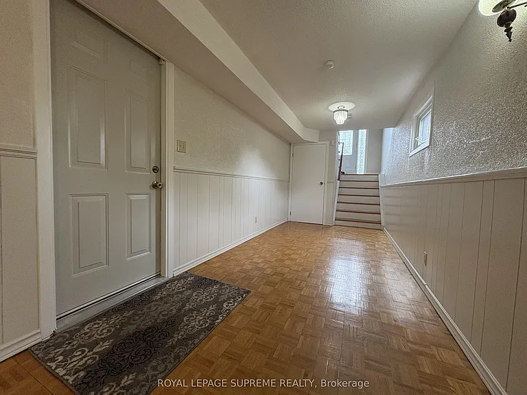 966 Lovingston Cres — Photo 23