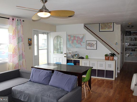4th image of 319 Sumach St