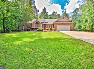 250 Kari Glen Dr, Fayetteville, GA 30215
