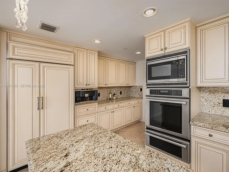 200 E Palmetto Park Rd #700 — Photo 9