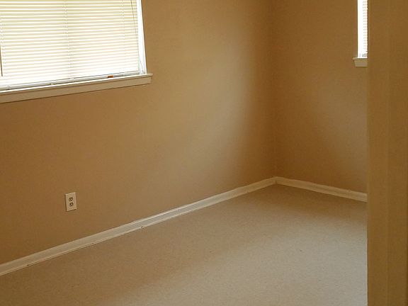 5th image of 7051 Centergrove Dr