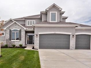 11024 S Palisade St, Olathe, KS 66061