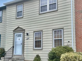 8221 Stationhouse Ct, Lorton, VA 22079