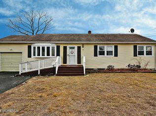 9 River Park Dr, Brick, NJ 08724