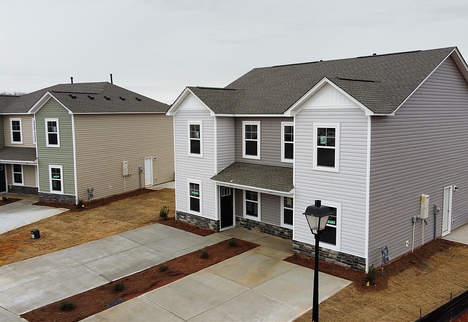2nd image of 135 Adger Rd