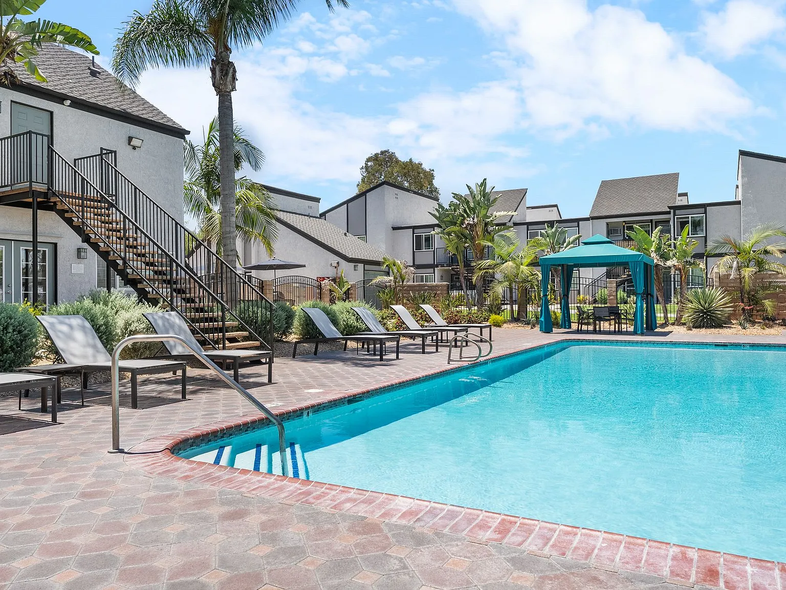 Highland Pinetree Apartments — Photo 3